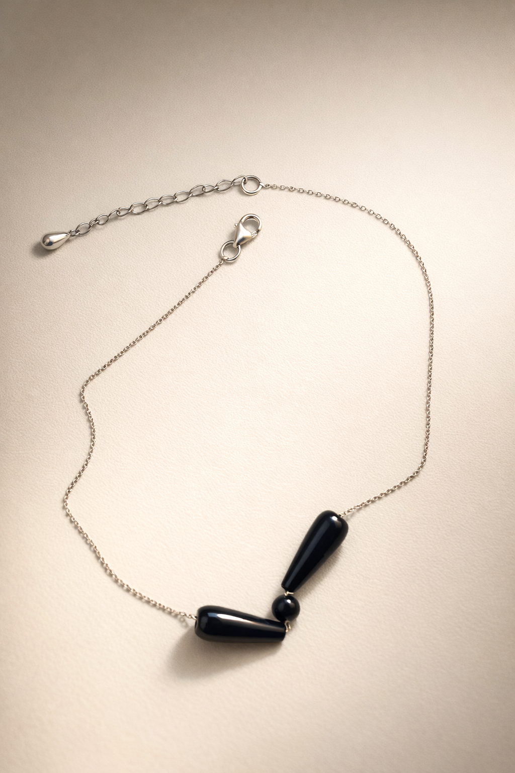 Brǎțarǎ pentru glezna din argint 925 cu pietre de onix | Noir Line