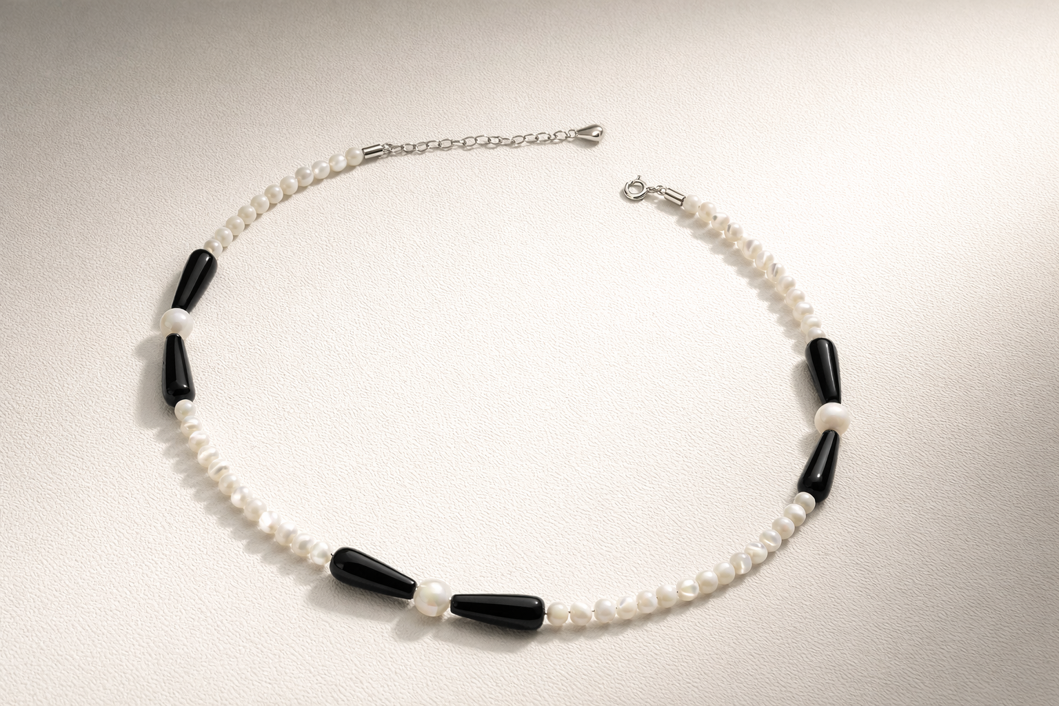 Choker din argint 925 cu sidef si onix | Contraste