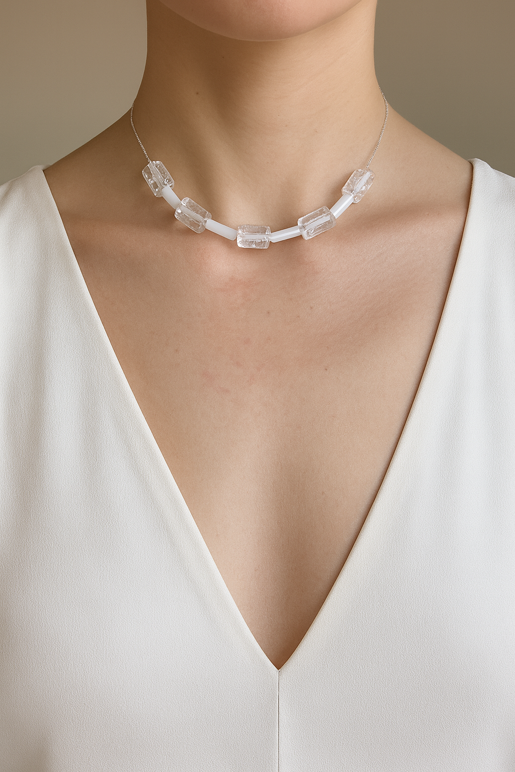 colier de argint cu cristal de munte și jad