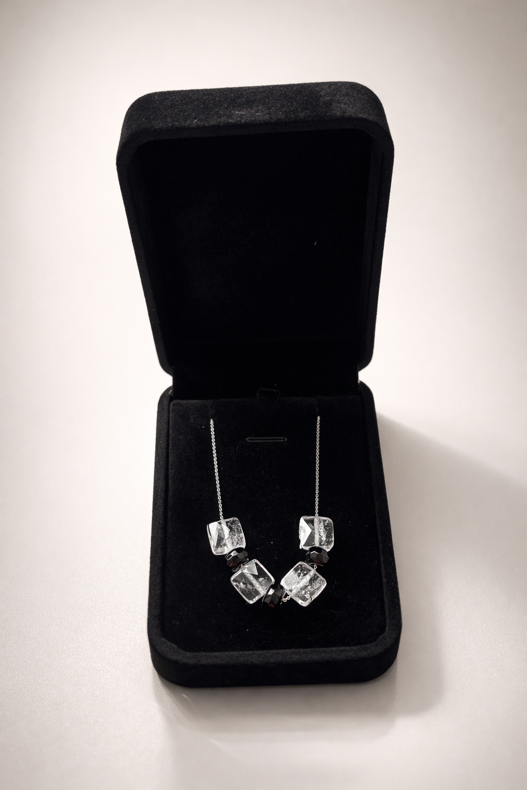 Colier din argint 925 cu cristal si onix | Eclipsis Alba