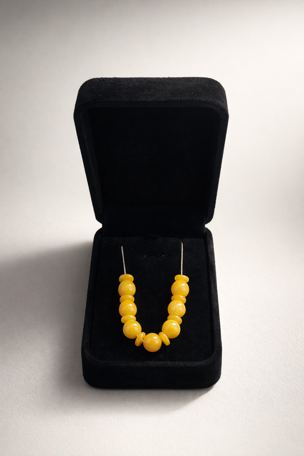 Colier 'Soare tǎcut'