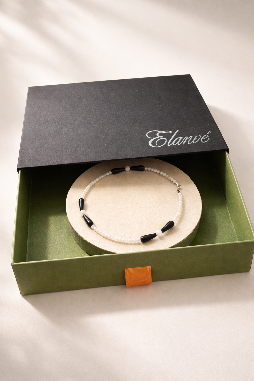 Choker din argint 925 cu sidef si onix | Contraste