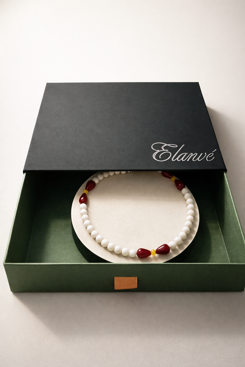 Choker din argint 925 cu coral si jad | Petalia